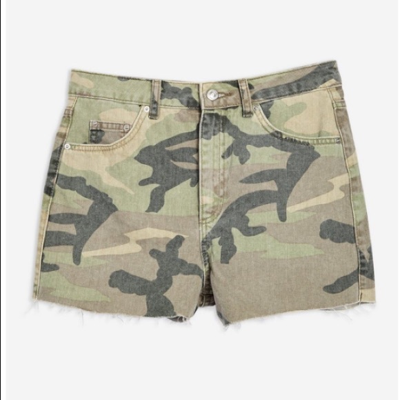 TOPSHOP Camo Mom Shorts Worn by Taylor Swift - Picture 6 of 6